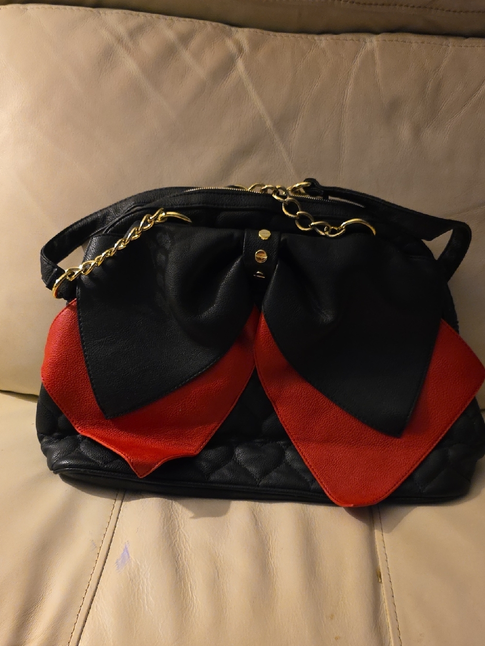 Betsey Johnson Black and Red Bow-Accent Shoulder Bag NWOT